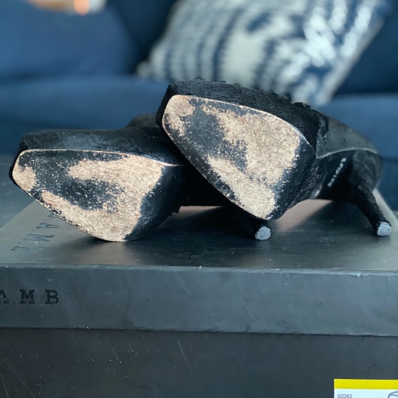 Elizabeth and James Calf Hair Black Bootie Size7.5 - Picture 4 of 4